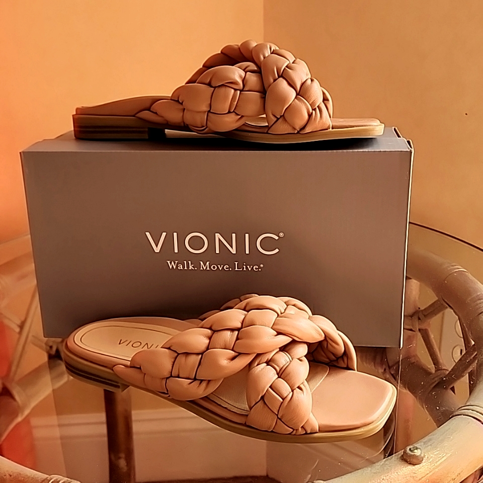 Vionic Braid Leather